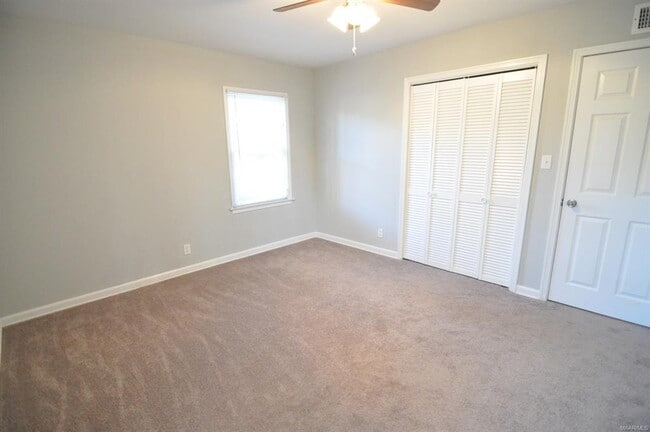 Building Photo - 2720 Green Oaks Dr