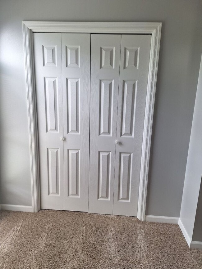 Building Photo - 4bd/3 bath located in desirable neighbor in Fox Den Subdivision in West Knoxville