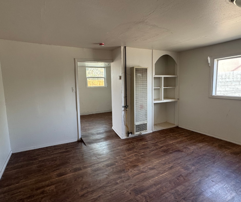 Building Photo - 252 Hillview Ave