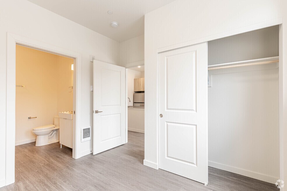 Building Photo - Sumner Apartments