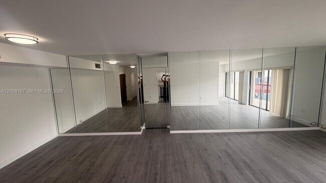 Building Photo - 5900 SW 127th Ave