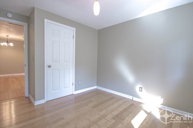Building Photo - 1417 NW 98th Cir
