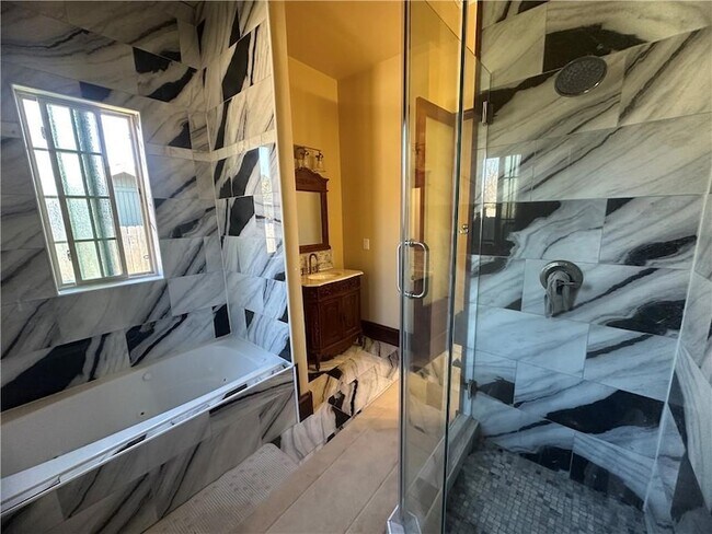 Building Photo - 5611 Rickert Dr