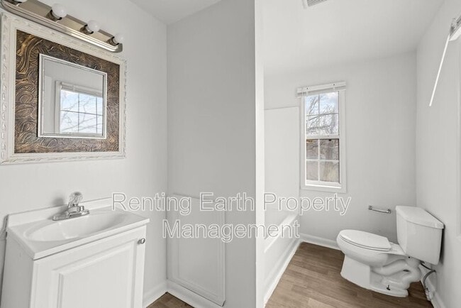 Building Photo - 5722 Terrace Ave