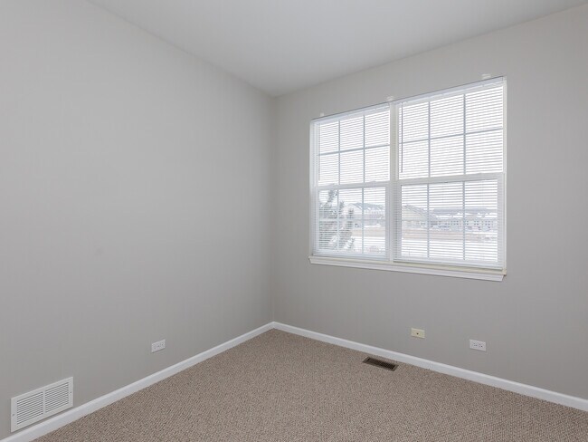 Building Photo - 647 Pheasant Trail