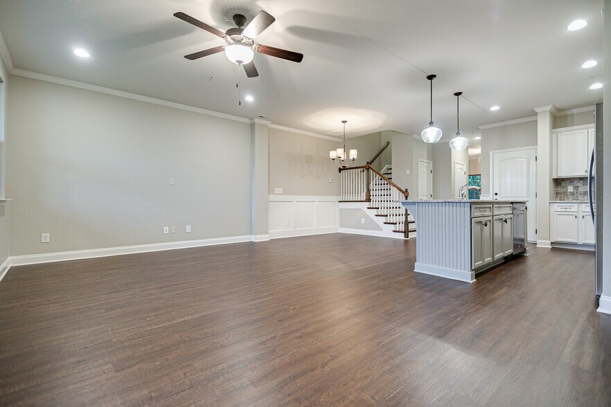 Building Photo - 2576 Wellesley Square Dr