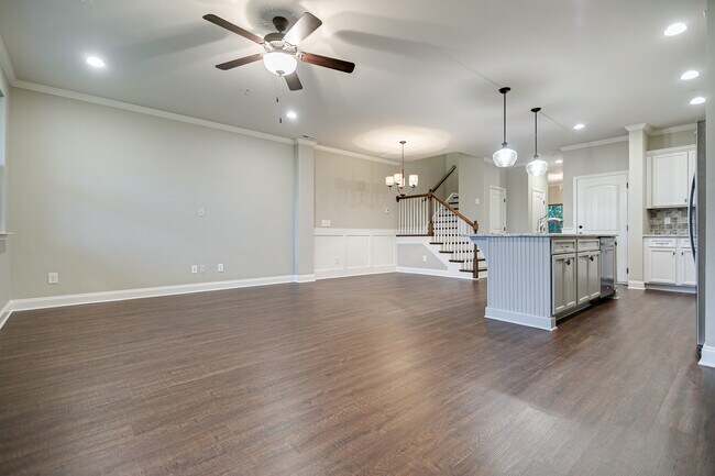 Building Photo - 2576 Wellesley Square Dr