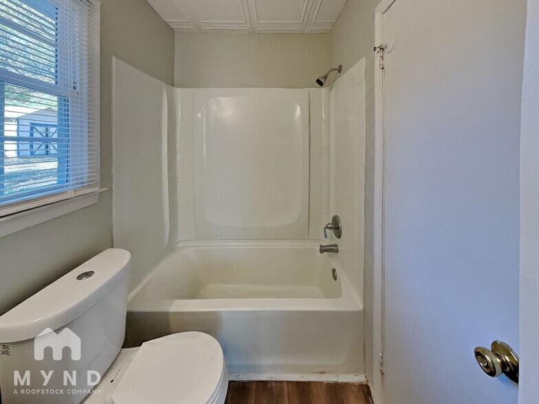 Building Photo - 201 Indian Trail