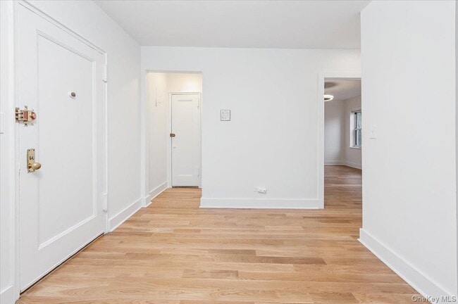 Building Photo - 13 Sunnybrook Rd