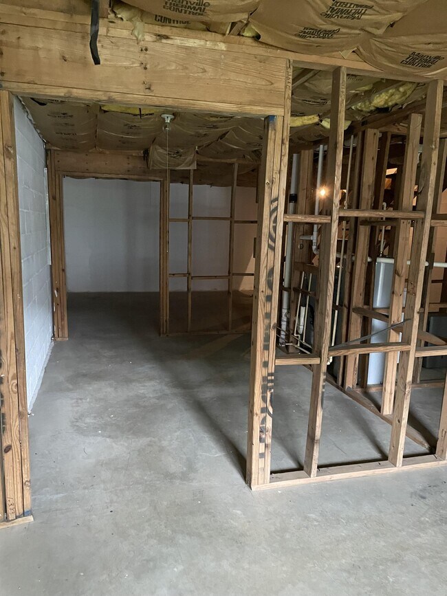 Building Photo - 161 Harvest Dr