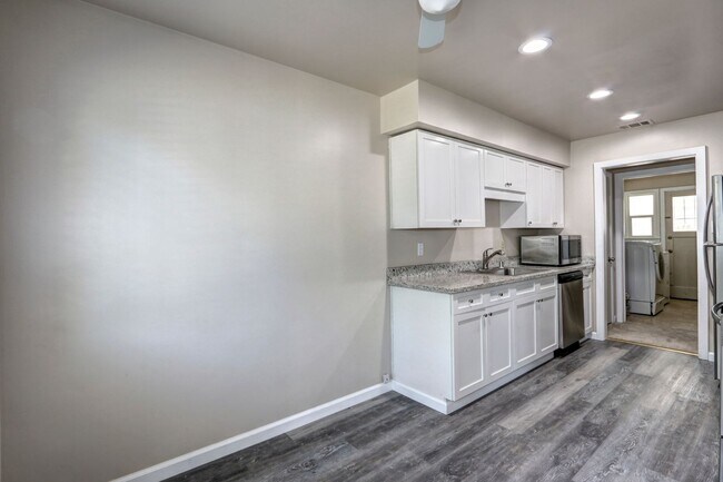 Building Photo - 5400-5402 Folsom Blvd