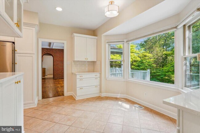 Building Photo - 7804 Lonesome Pine Ln