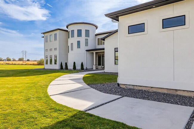 Building Photo - 12401 Rivendell Ct
