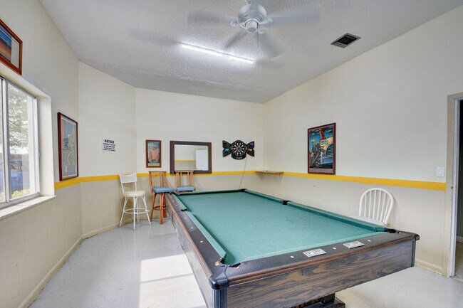 Building Photo - 896 N Federal Hwy