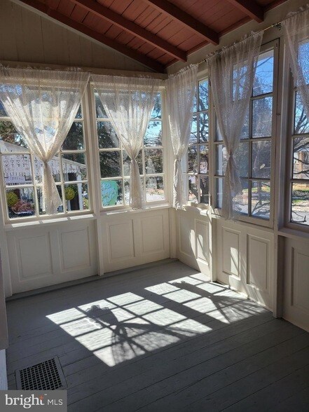 Building Photo - 524 Washington St