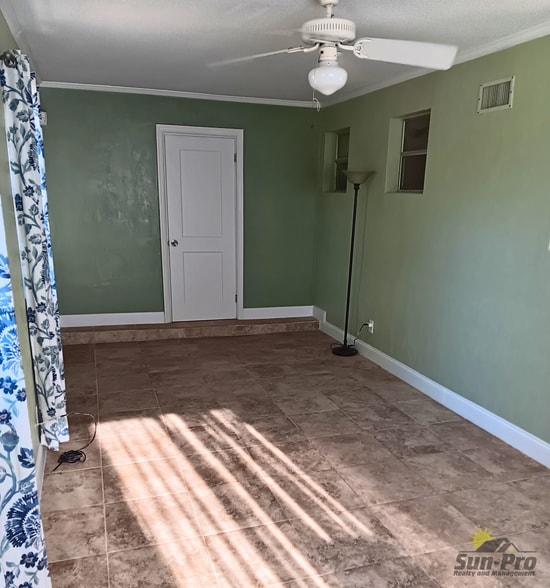 Building Photo - 619 Hudson St