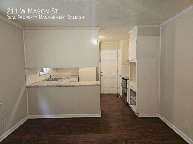 Building Photo - 211 W Mason St
