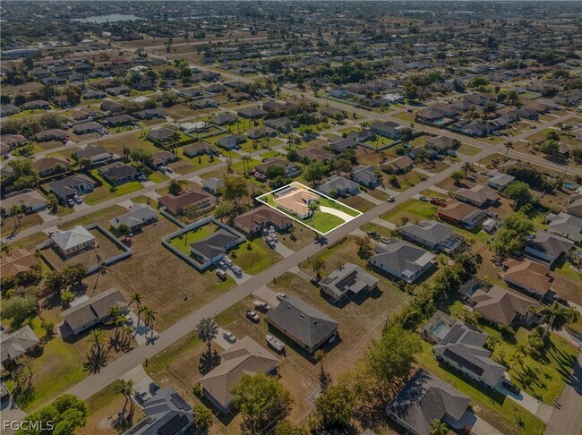 Building Photo - 815 SW 11th Ave