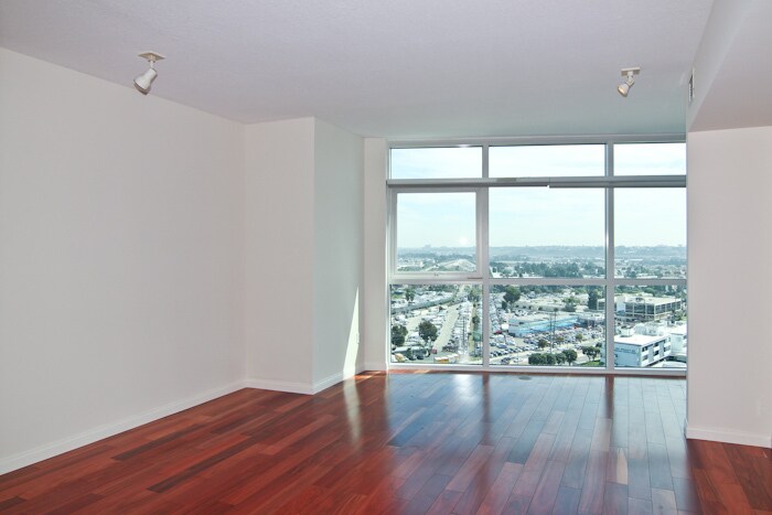 Building Photo - 13600 MARINA POINTE Dr