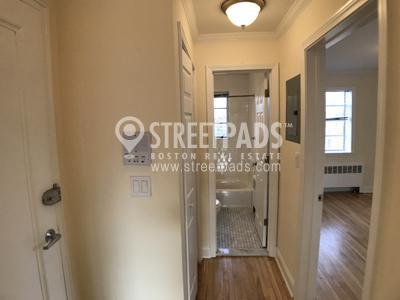 Building Photo - 1 bedroom in Brookline MA 02446