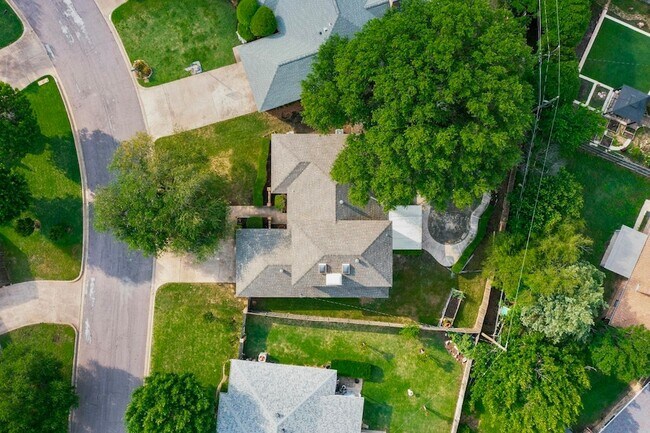 Building Photo - 3965 Singleleaf Ln
