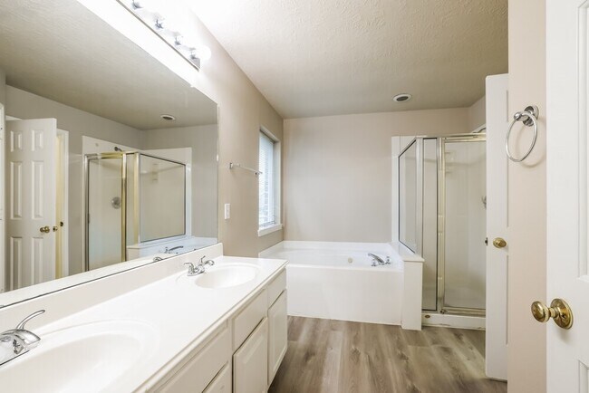 Building Photo - 5418 Trail Timbers Dr