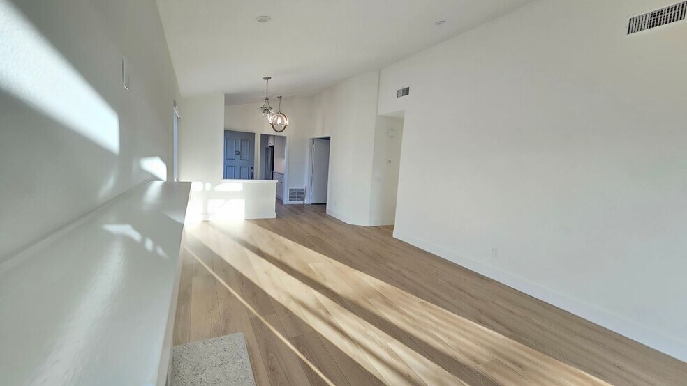 Building Photo - 6853 Shearwaters Dr