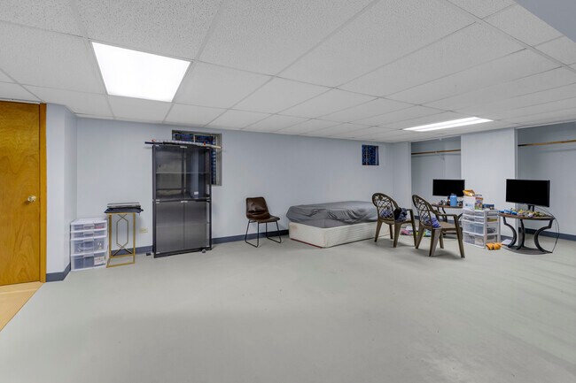 Building Photo - 7736 W 157th Pl