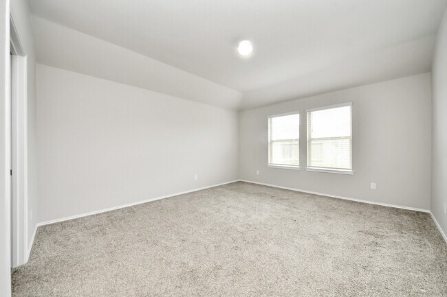 Building Photo - 16916 Rich Pines Dr
