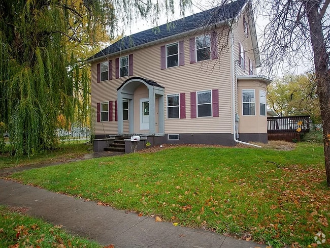 Building Photo - 1096 Eastern Ave