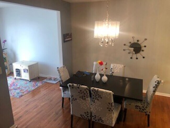 Building Photo - Coming soon - January 2026 Middletown - 3 bedroom, 2.5 bath townhome