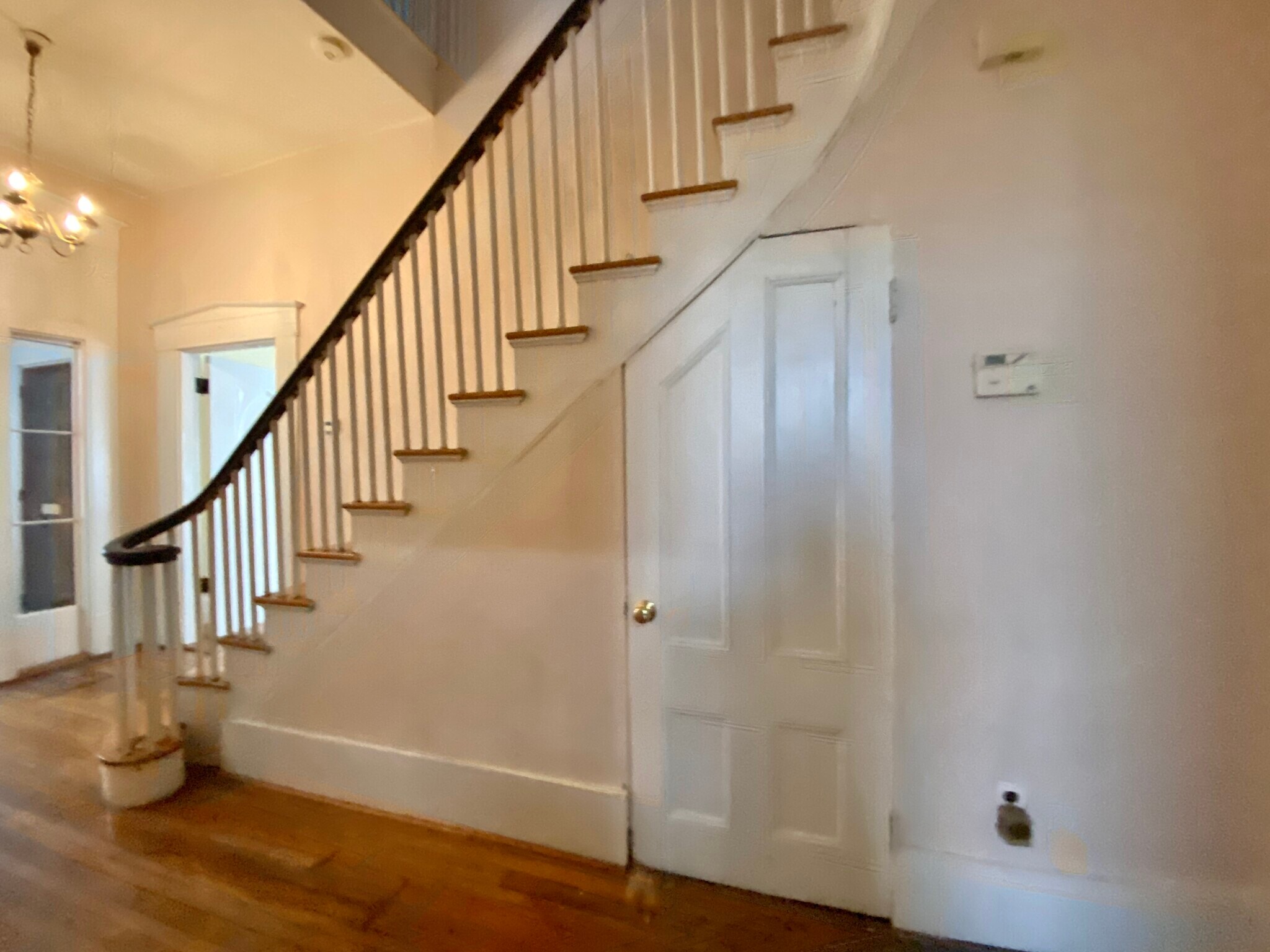 Building Photo - 139 Hillside St