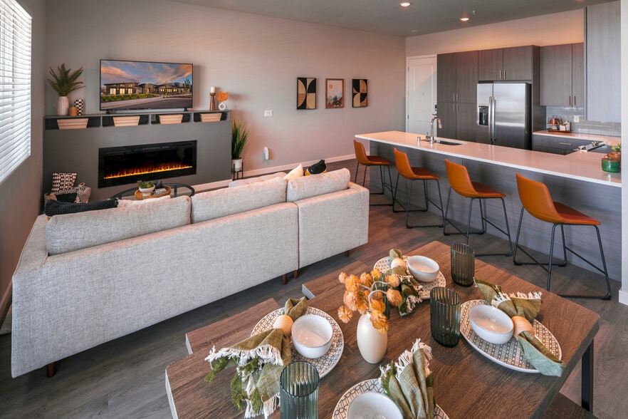 Living Space - Overlook at Keystone Canyon