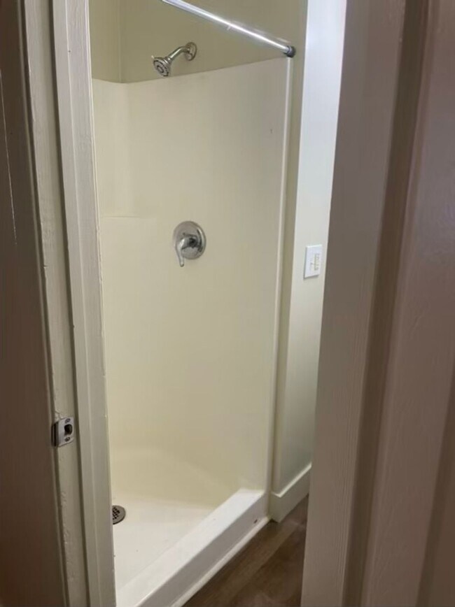 Building Photo - 44 S 200 E