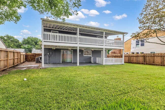 Building Photo - 15830 Pipers View Dr