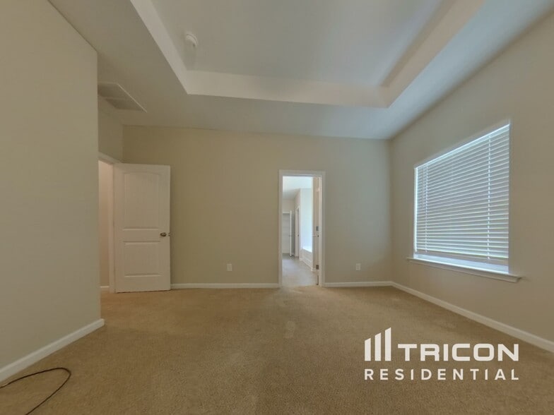 Building Photo - 307 Arbor Cir