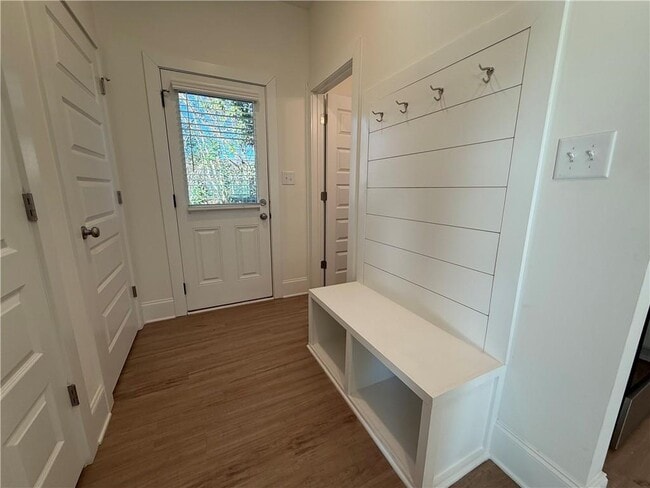 Building Photo - 2936 Cherokee Rd