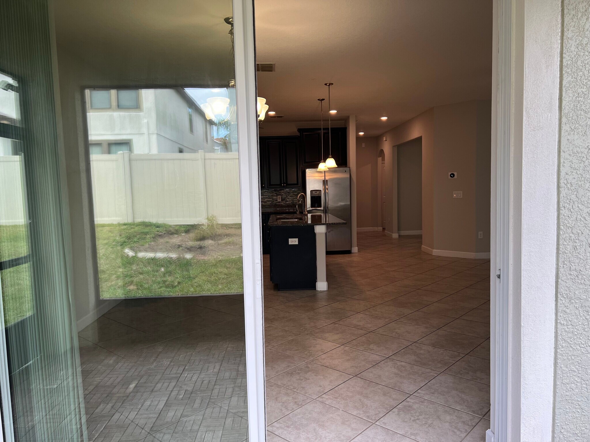 Building Photo - 923 Terra Vista St