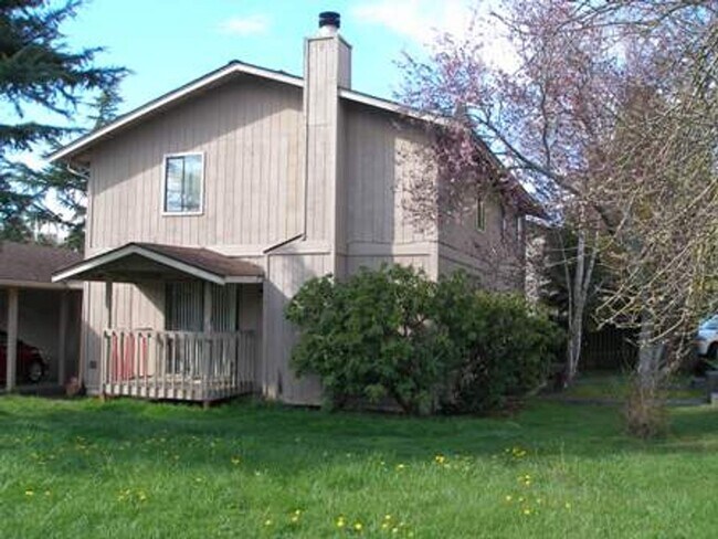 Building Photo - 2319 Wilson Ave