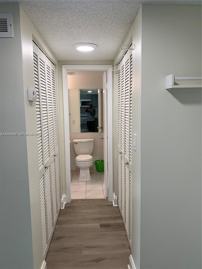 Building Photo - 16465 NE 22nd Ave