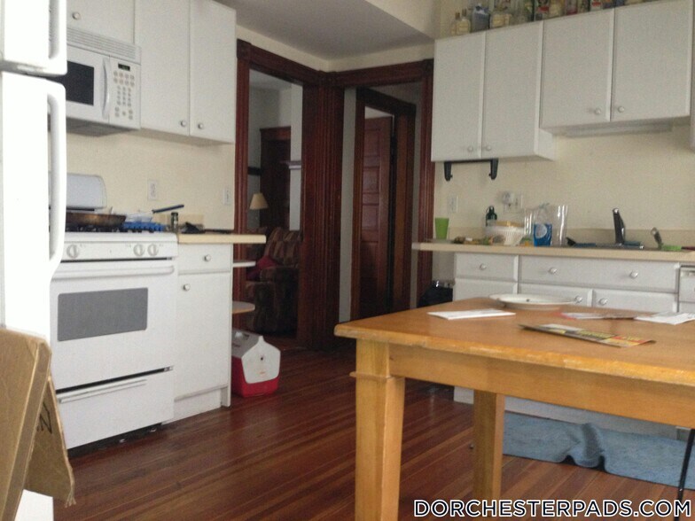 Building Photo - 18 Taft St