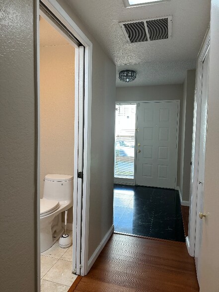 Building Photo - 11452 Garden Terrace Dr