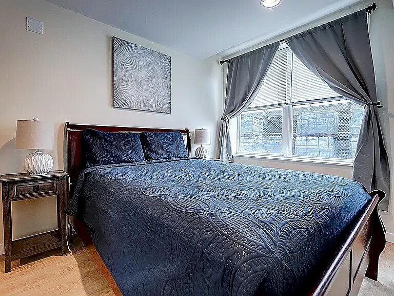 Building Photo - 244 S 49th St