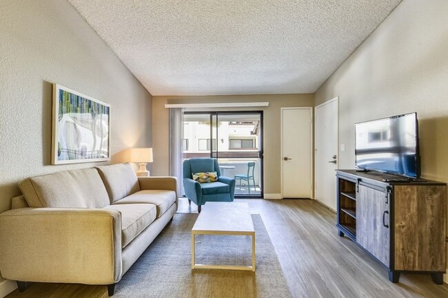 Building Photo - 5800 Woodway Dr