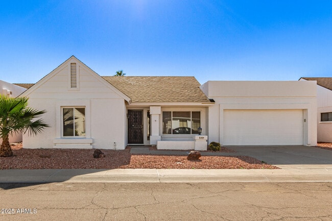 Primary Photo - 3329 E Siesta Ln