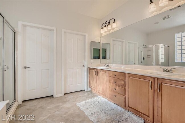 Building Photo - 2249 Canyonville Dr