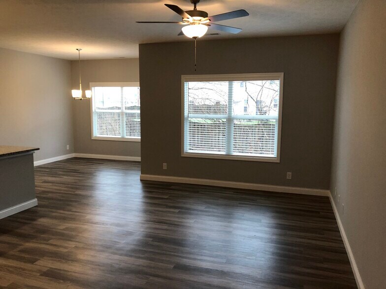 DINING ROOM/LIVING ROOM - 2278 Klondike Rd
