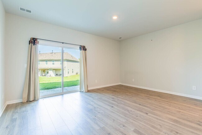 Building Photo - 626 Longtail Ln