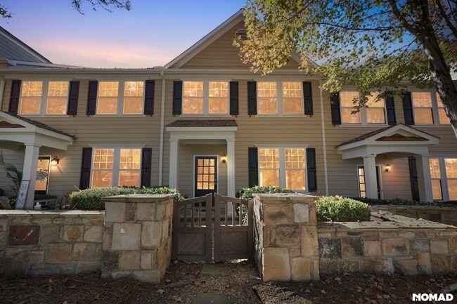 Building Photo - 235 River Green Ave