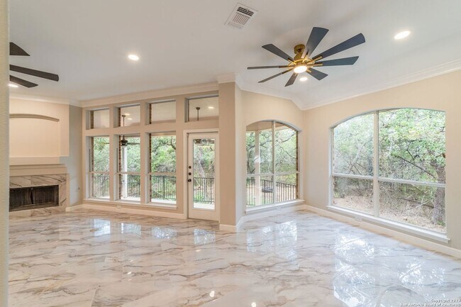 Building Photo - 18605 Elmbrook